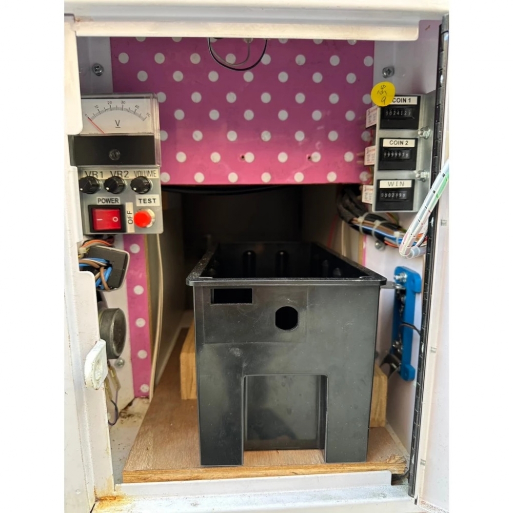 <<金旺二手家具>>寶凱選物販賣二代機/娃娃機