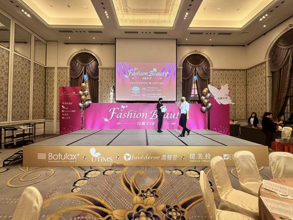 #3米高拍照背板 #舞台背板 #板材割型 #大圖輸出