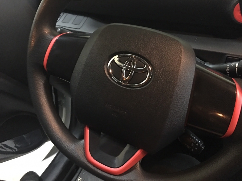 豐田sienta-車內飾版消光電鍍紅包膜