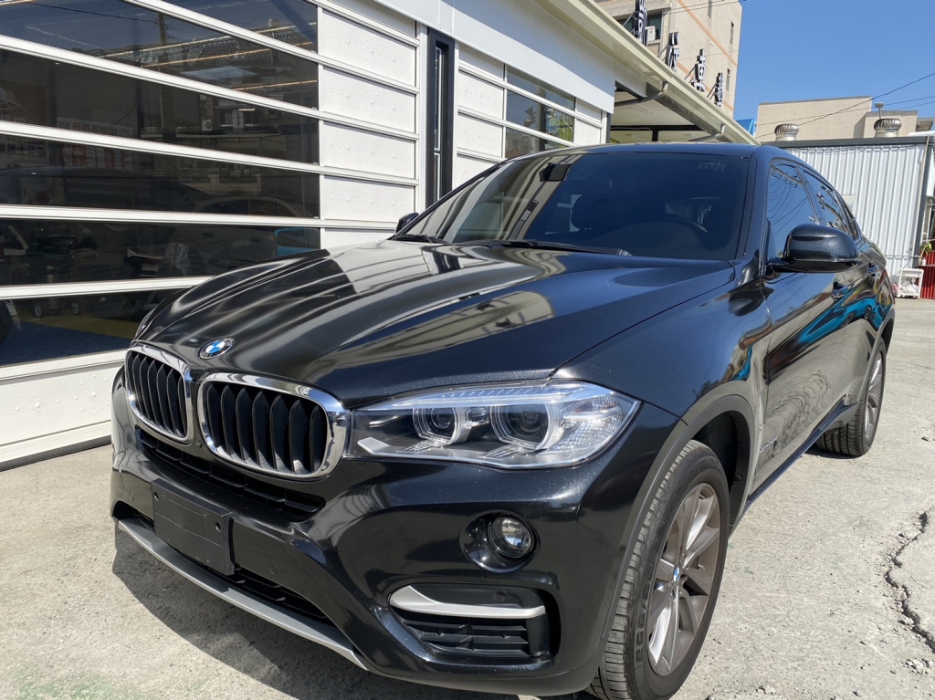 BMWX4全車包膜白改色黑