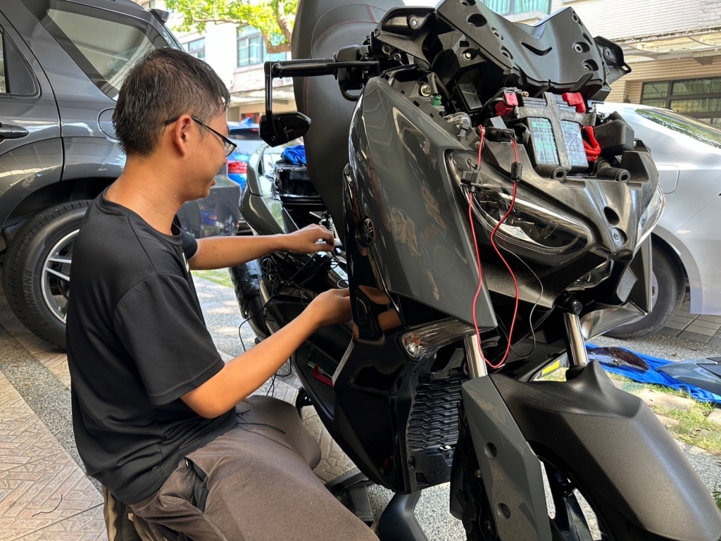 機車行車記錄器安裝