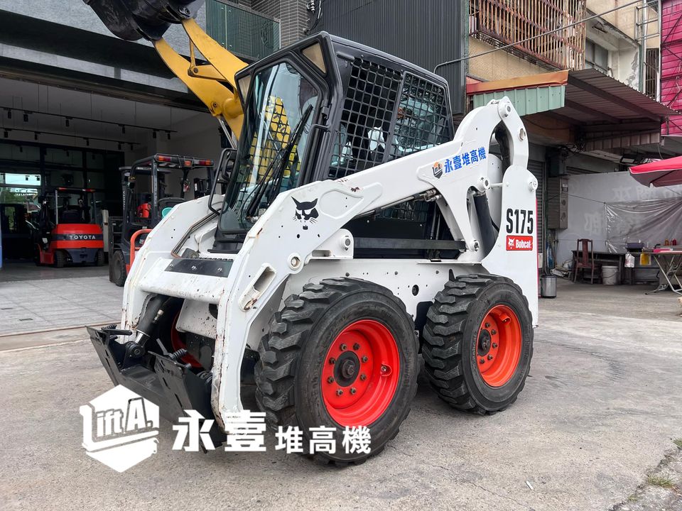 Bobcat S175 美國進口外匯車  只使用800小時 #香不香  原裝密封A/C冷氣車 操作方式可以手腳切換