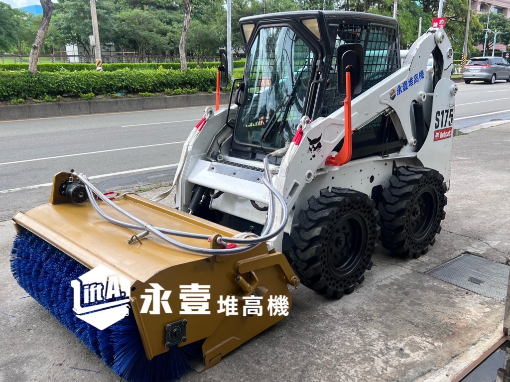Bobcat S175 美國進口外匯車 原裝冷氣車 全新掃地機 全新實心胎 南投土木包工業購買