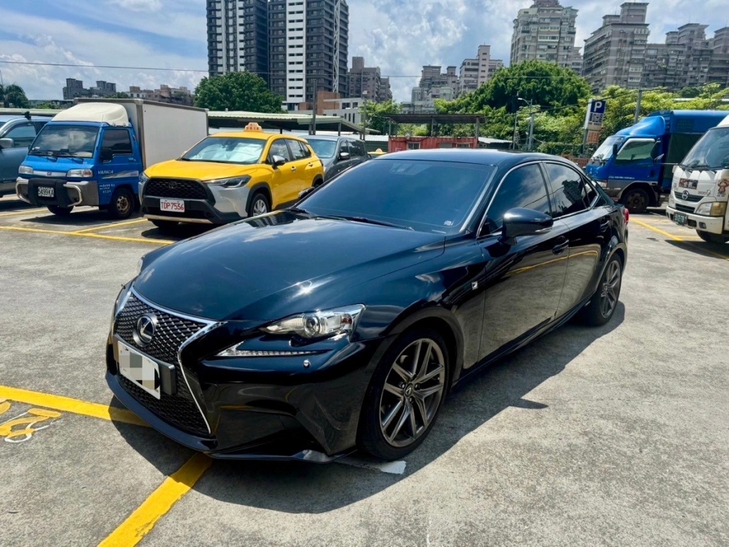 凌志 | 台北中古車買賣