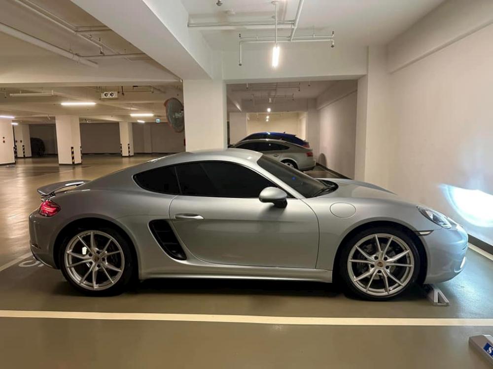 2020 Porsche Cayman 718