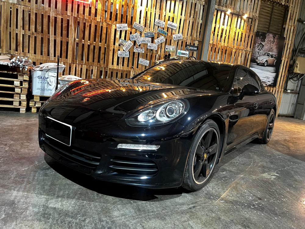 2016年 Porsche Panamera Edition