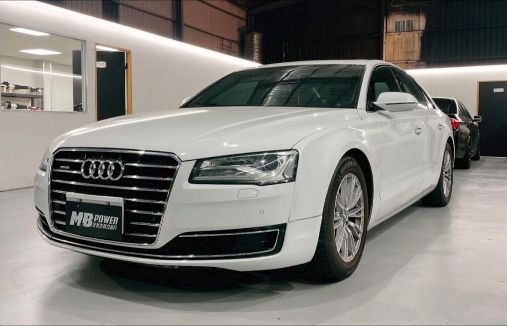 AUDI A8氣壓避