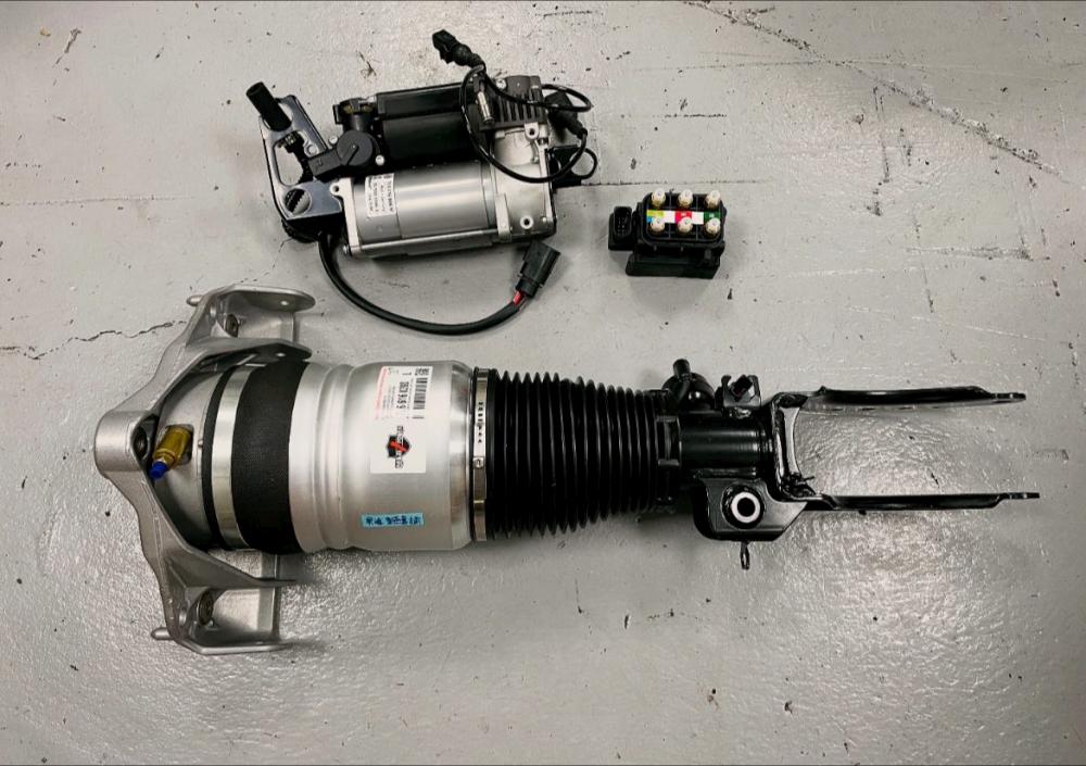 Porsche Cayenne Turbo氣壓避震器復原