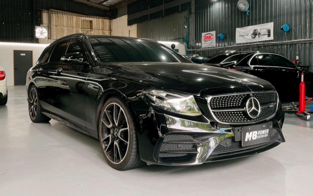 Mercedes-B