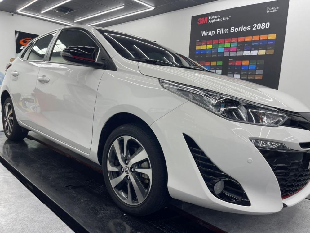 Toyota Yaris  本次施作 水晶鍍膜 Class R + 全車玻璃鍍膜 