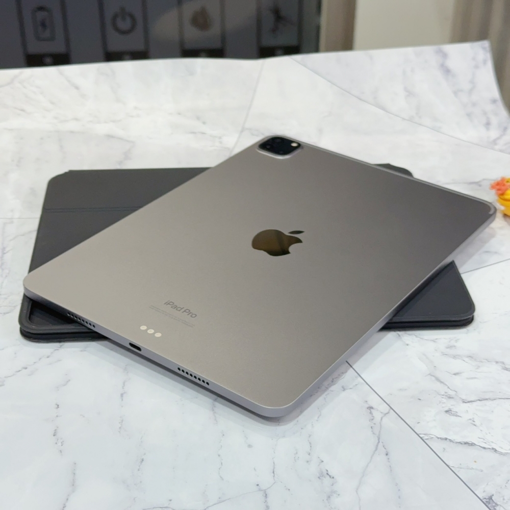 店保90天|iPad Pro 11 四代 M2+巧控鍵盤 A2759 A2261 二手平板 二手鍵盤 平板鍵盤套組