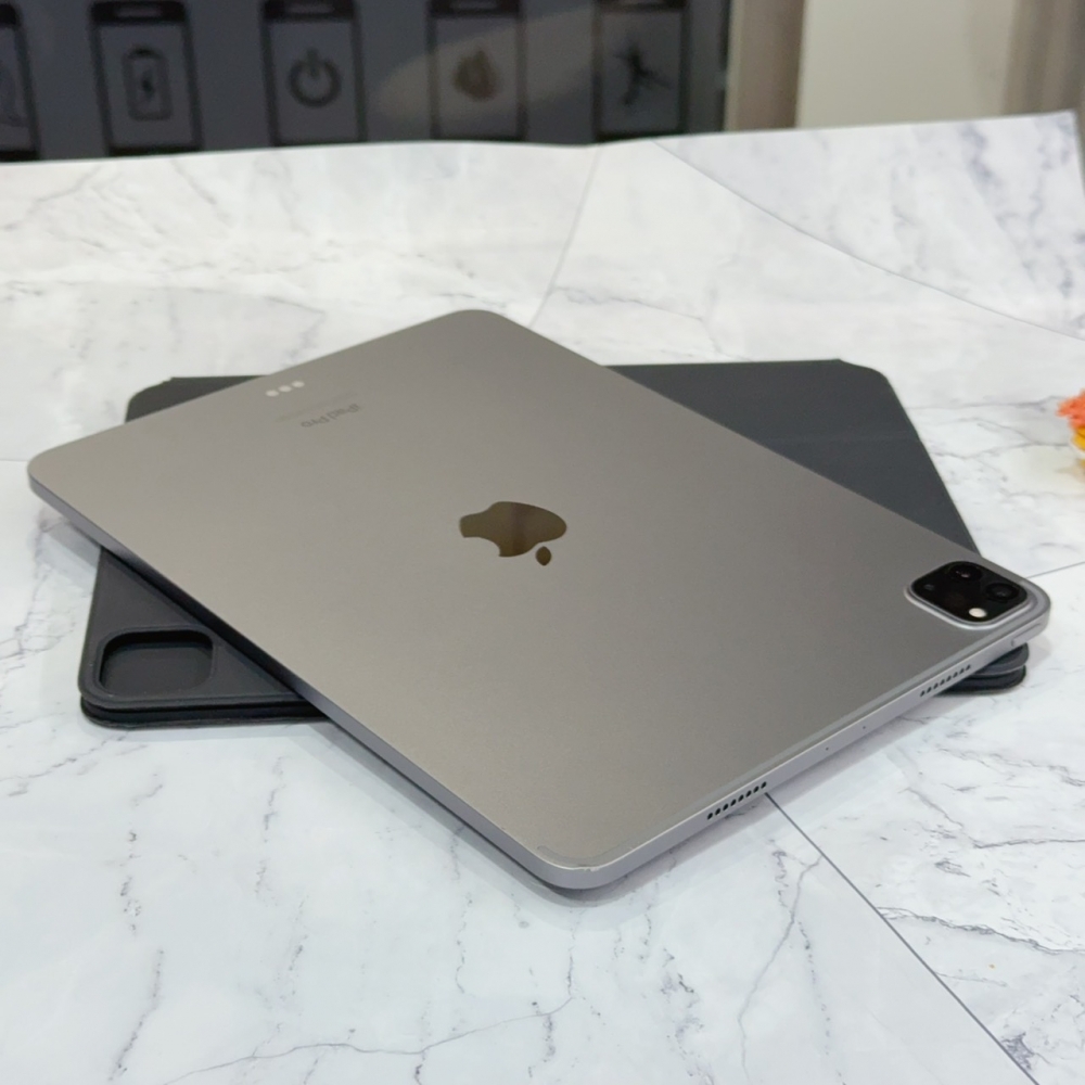 店保90天|iPad Pro 11 四代 M2+巧控鍵盤 A2759 A2261 二手平板 二手鍵盤 平板鍵盤套組