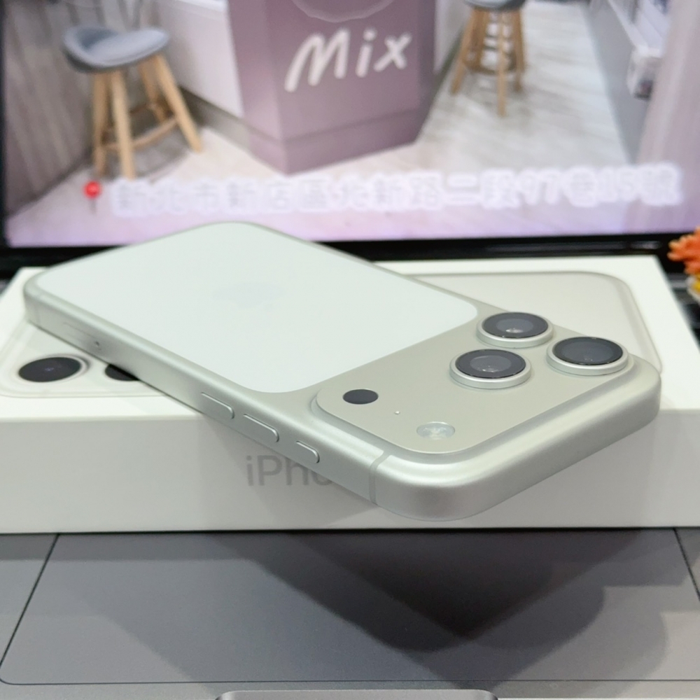 iPhone 17 Pro 256G 保固到2026.9.18 全功能正常！電池100% 銀色 6.3吋 #8492 二手iPhone