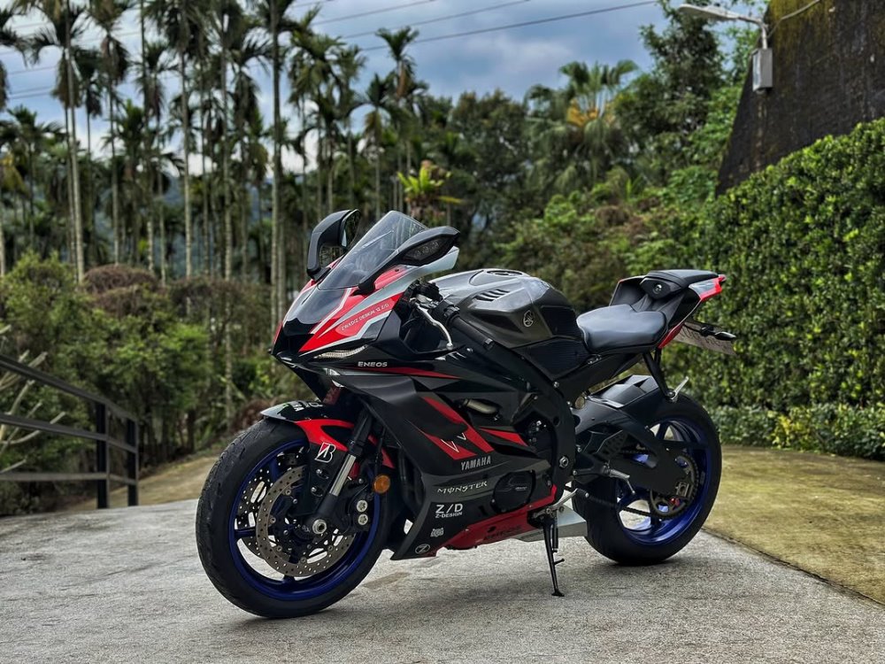 YAMAHA YZF-R6