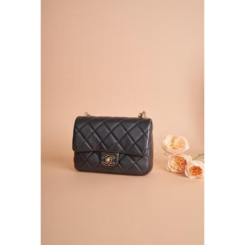 Chanel 22P 黑金琺瑯釦 方胖子