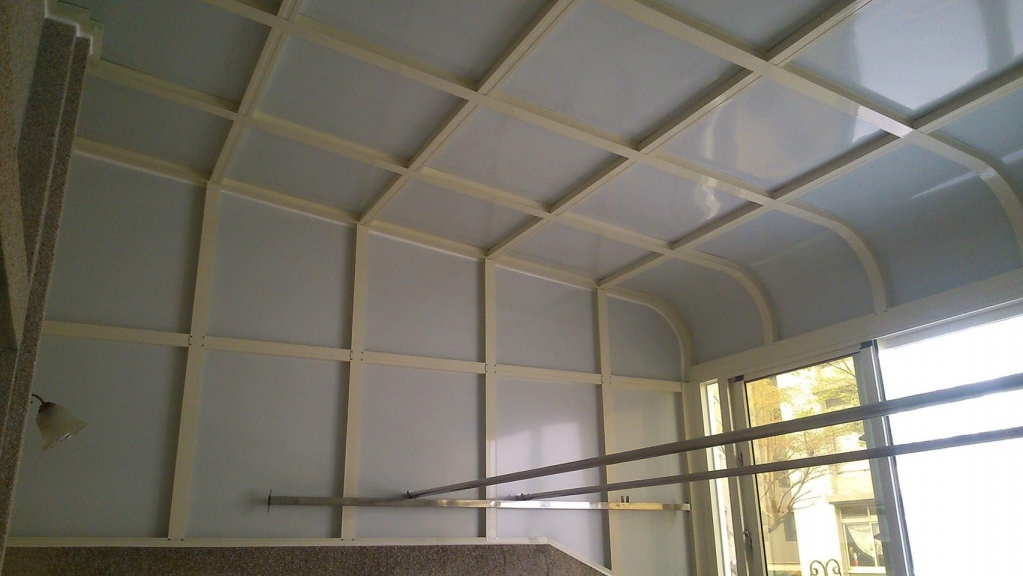 塑鋁板遮雨棚