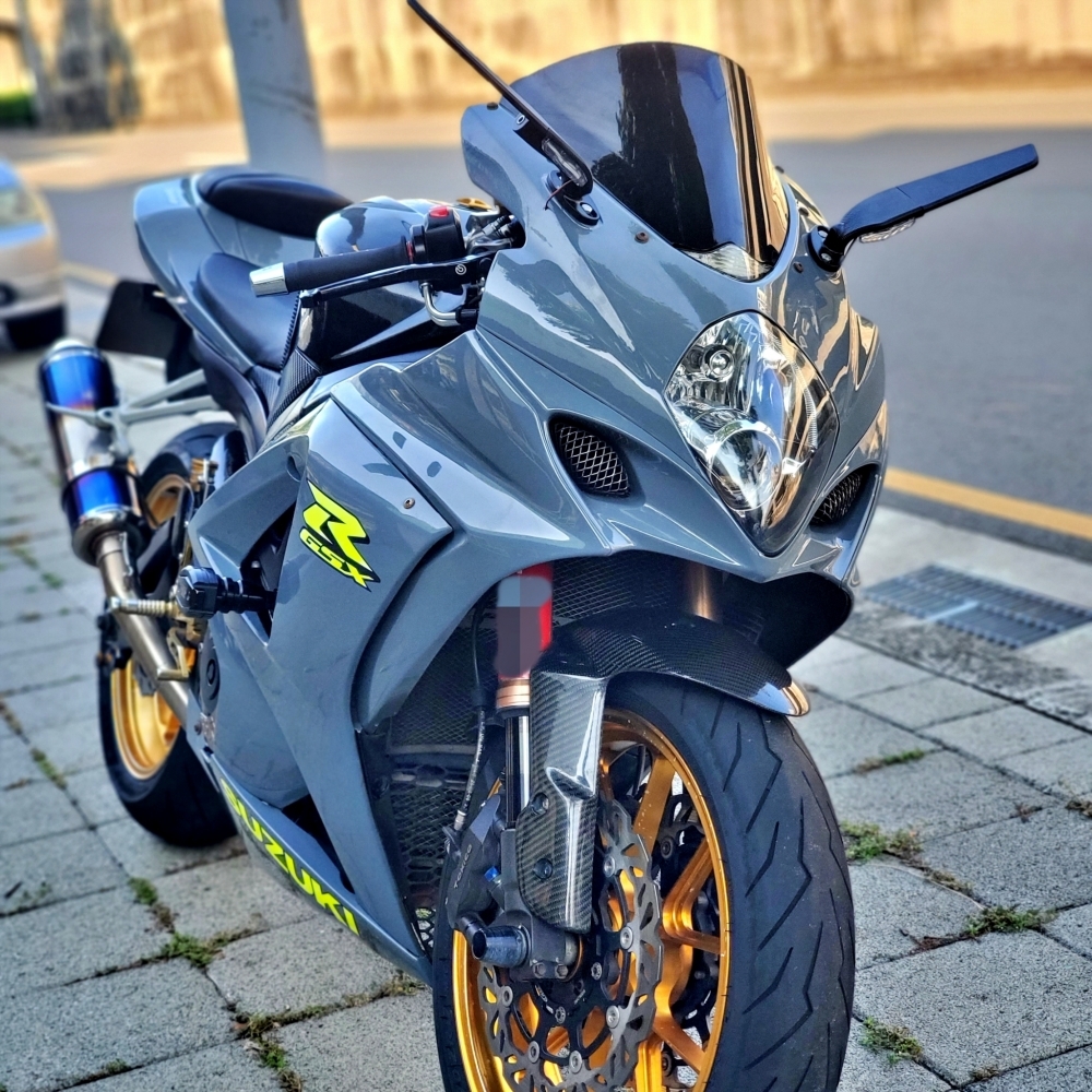 SUZUKI GSX-R1000 K7