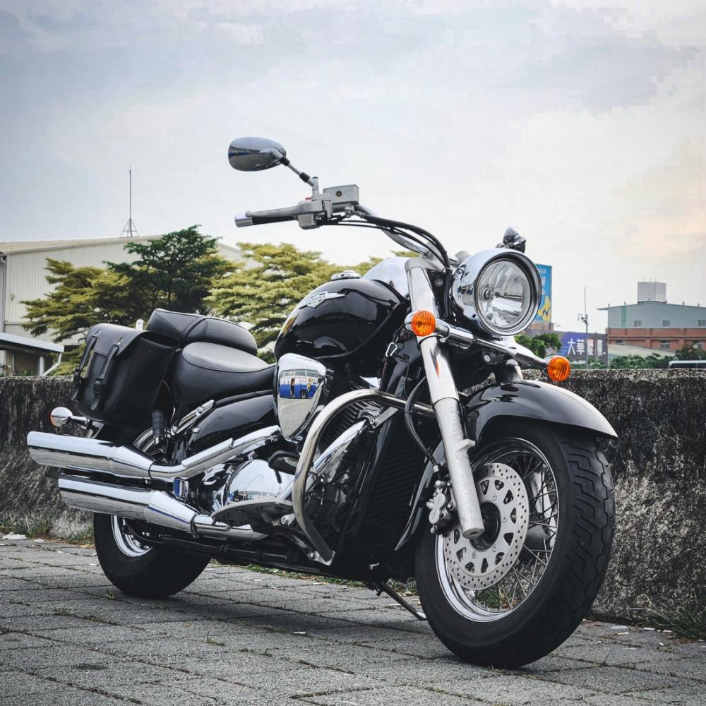 Suzuki VL800