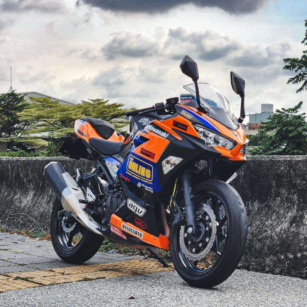 KAWASAKI NINJA400