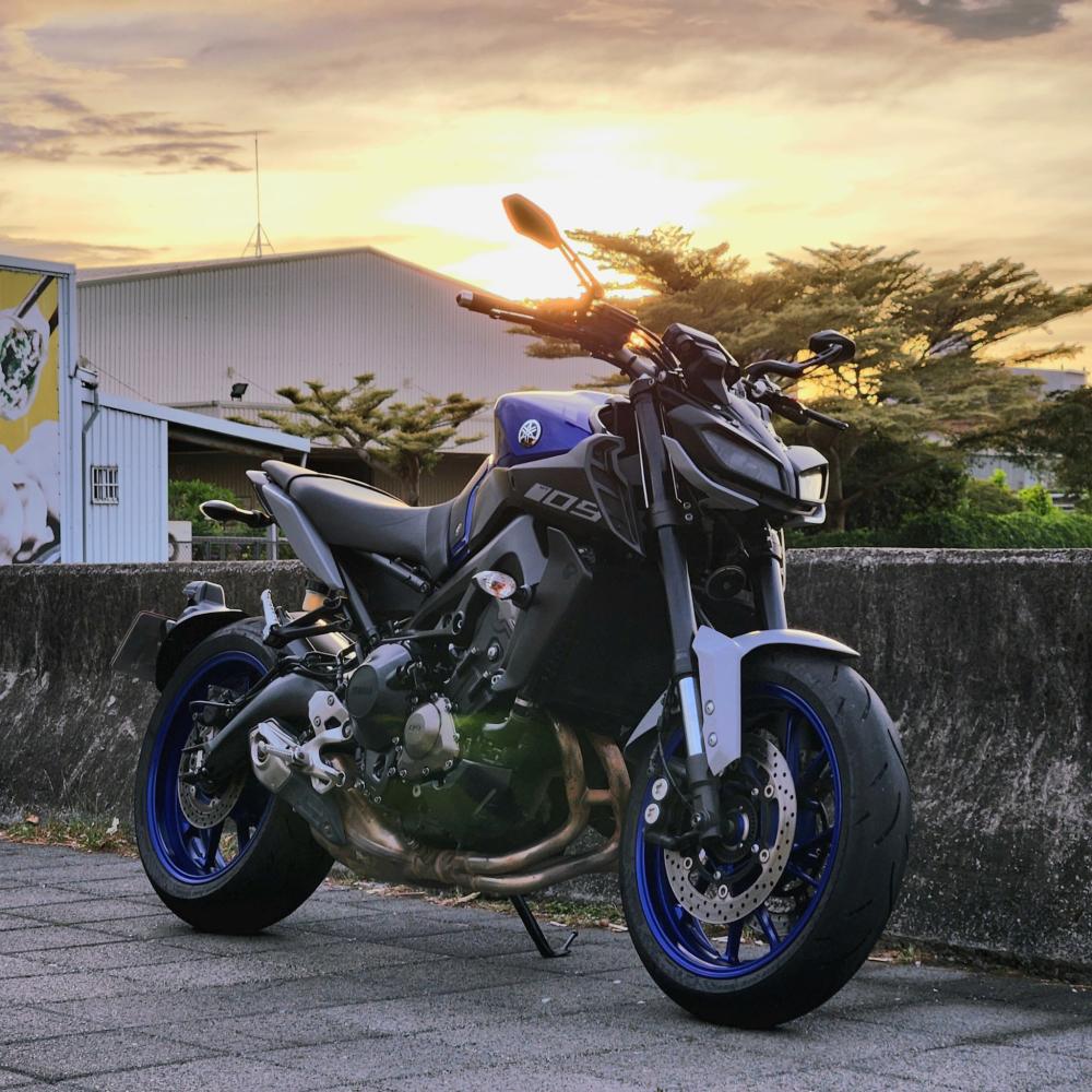 YAMAHA MT-09