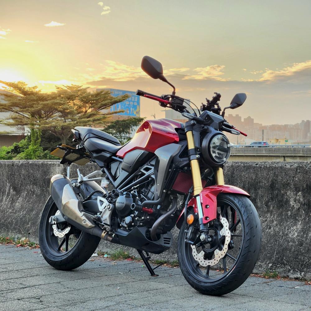 HONDA CB300R