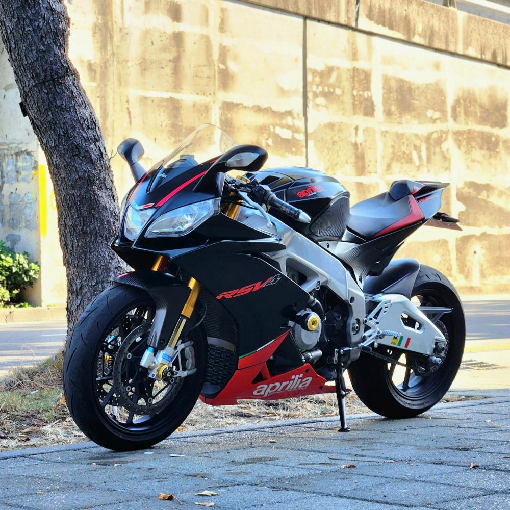 APRILIA RSV4 FACTORY