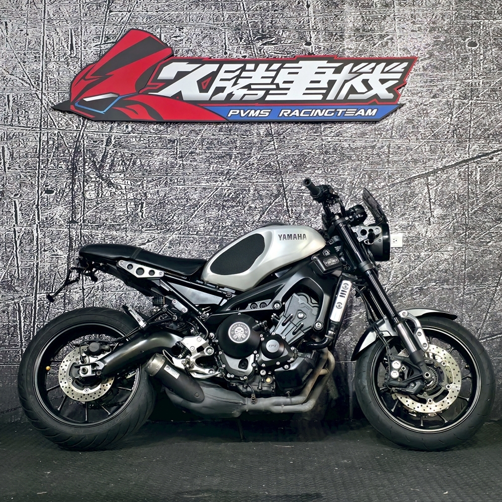YAMAHA XSR