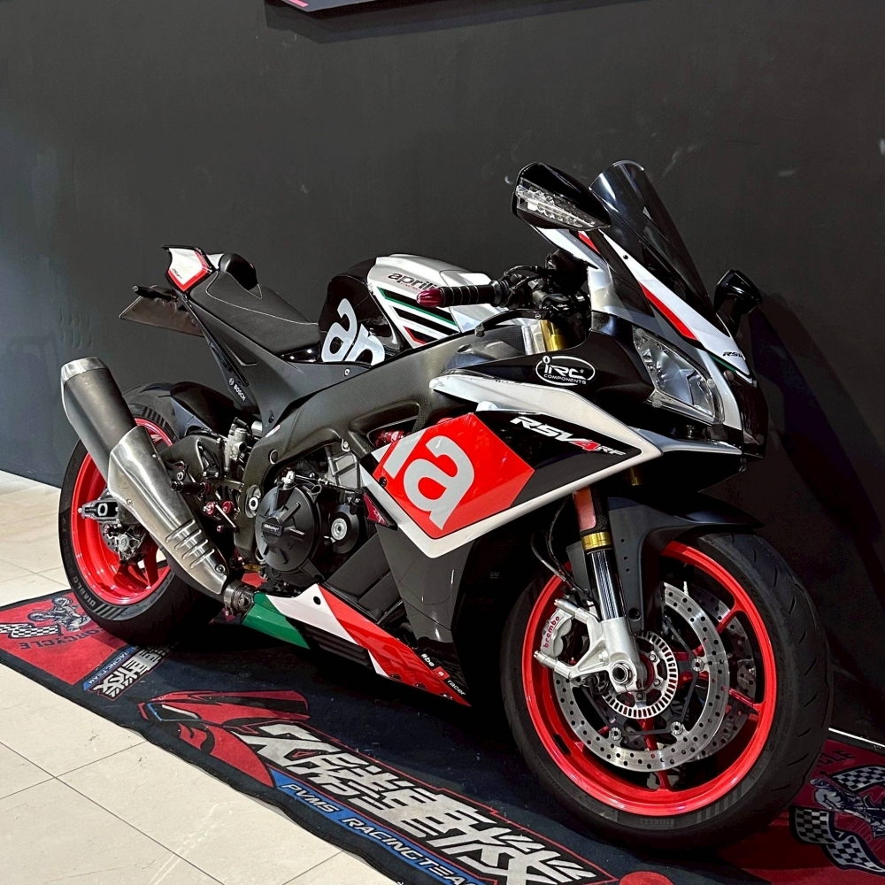APRILIA RSV4 RR