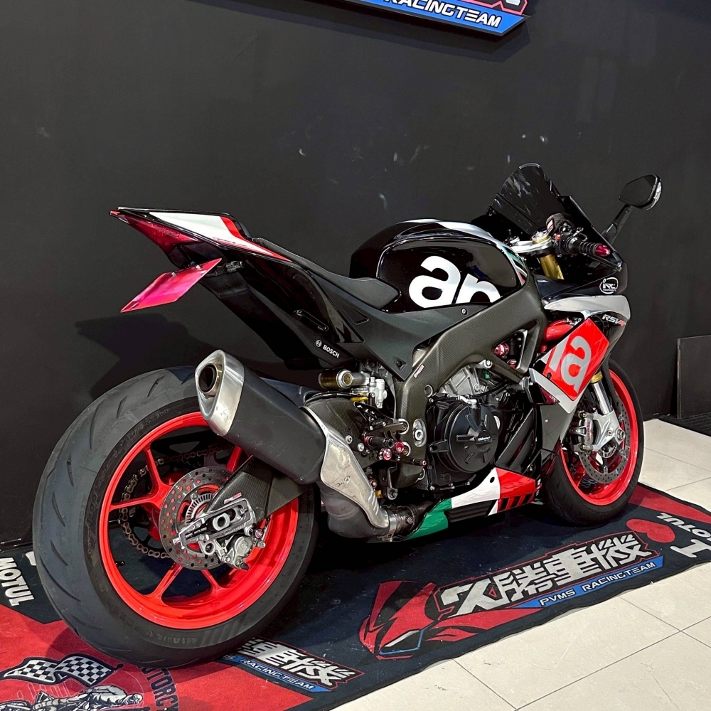 APRILIA RSV4 RR