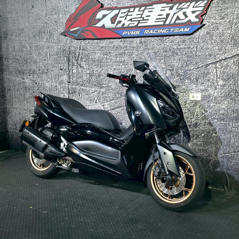 YAMAHA XMAX300