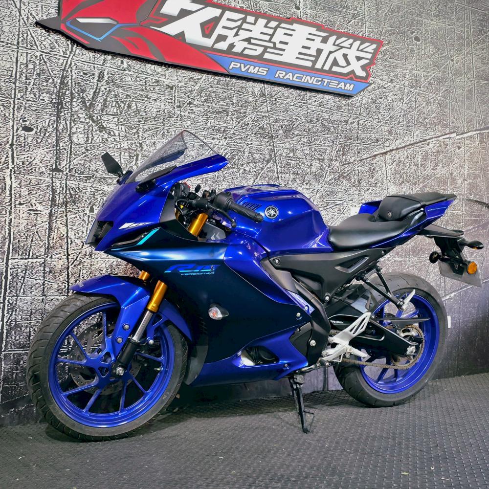 YAMAHA YZF-R15v4