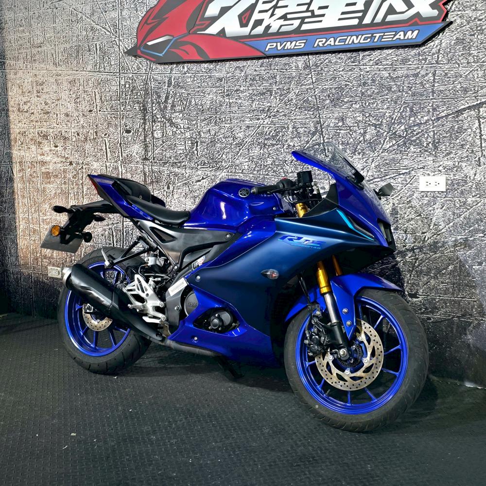 YAMAHA YZF-R15v4