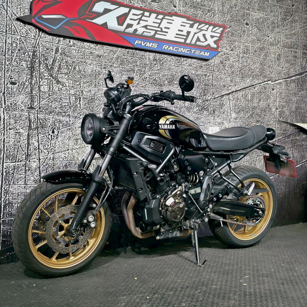YAMAHA XSR700