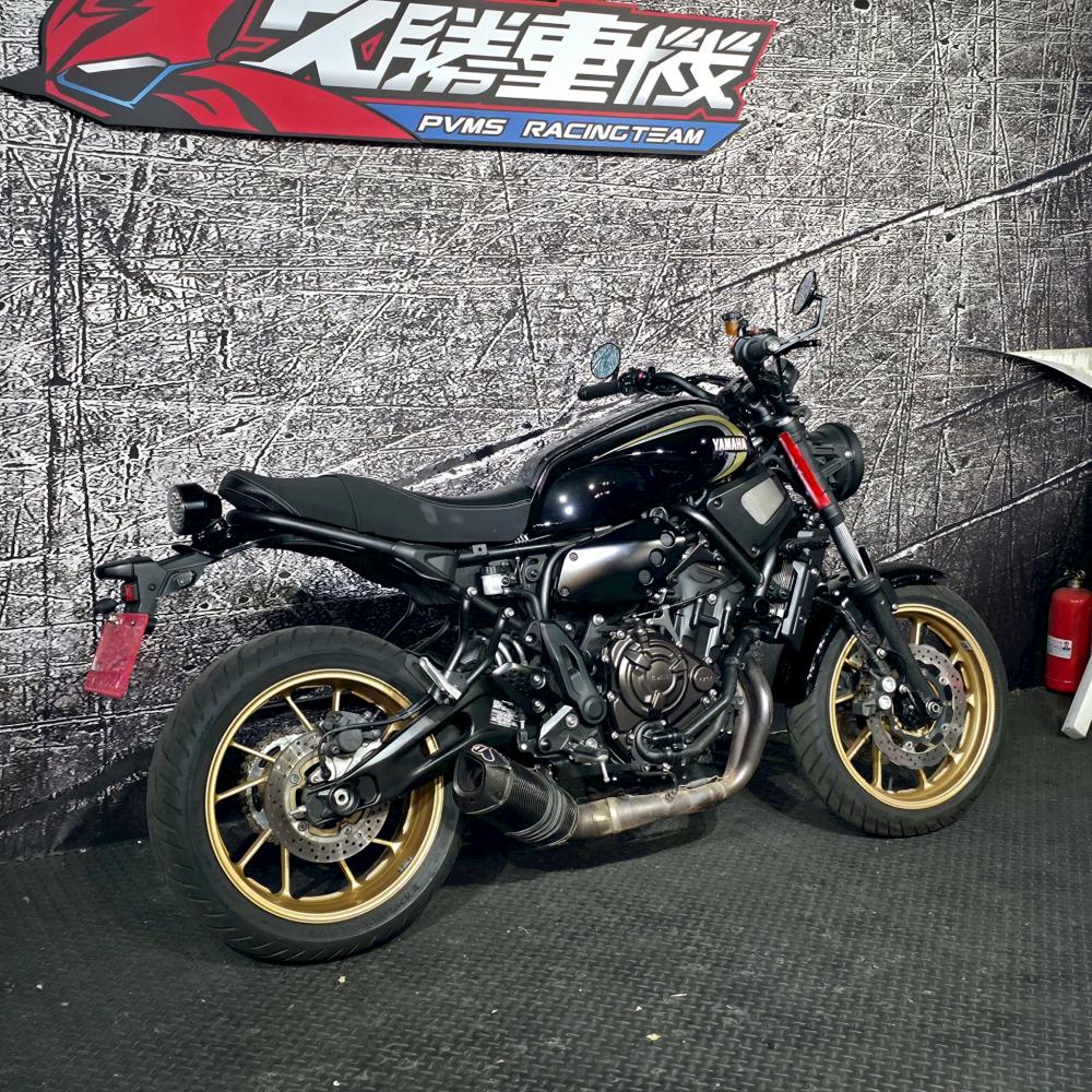 YAMAHA XSR700