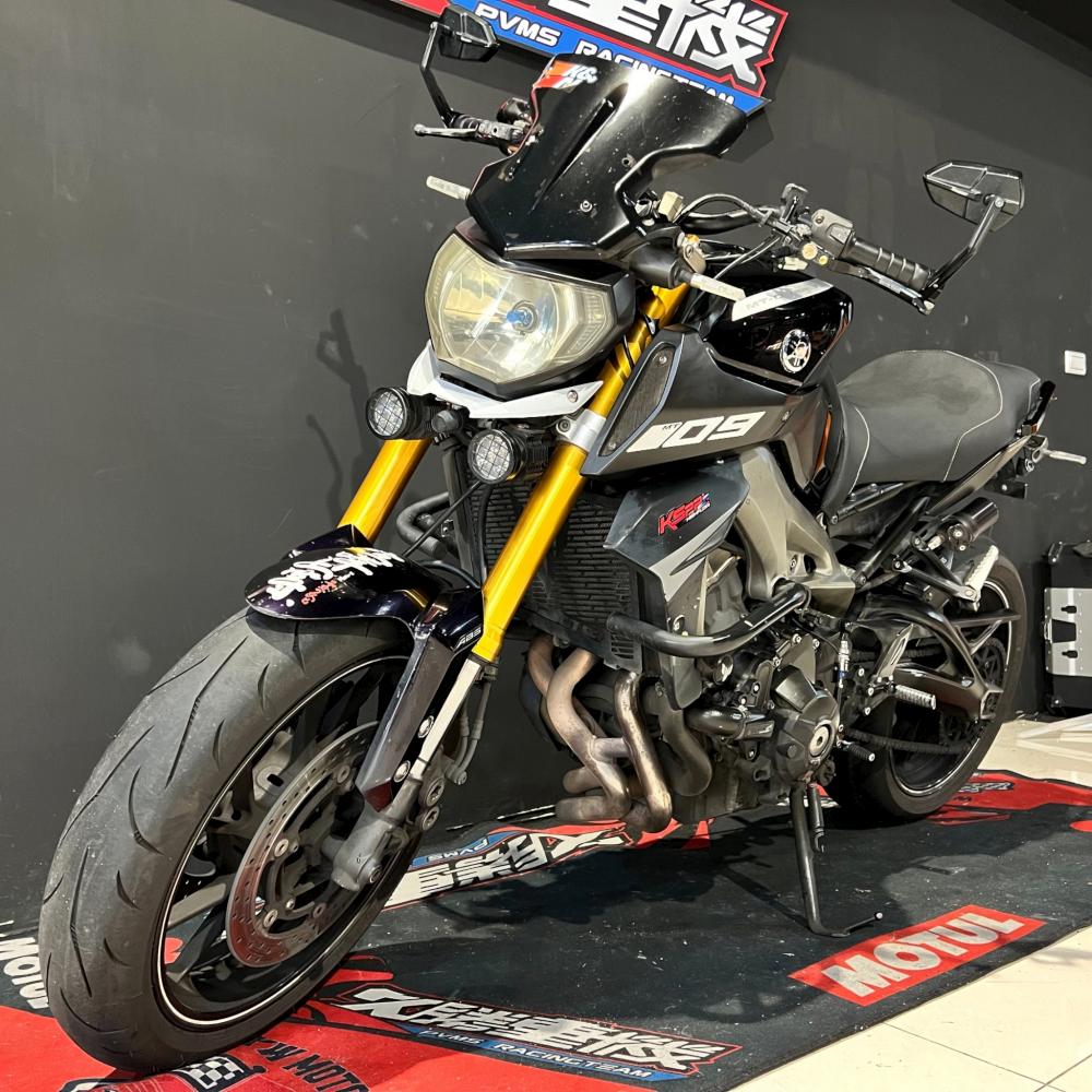 YAMAHA MT-09