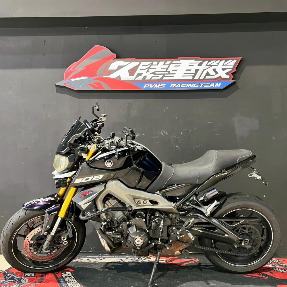 YAMAHA MT-09
