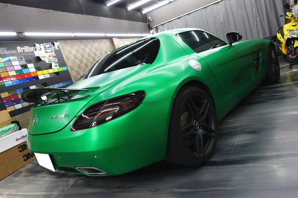 Mercedes-Benz SLS AMG 全車魔鬼綠色包膜