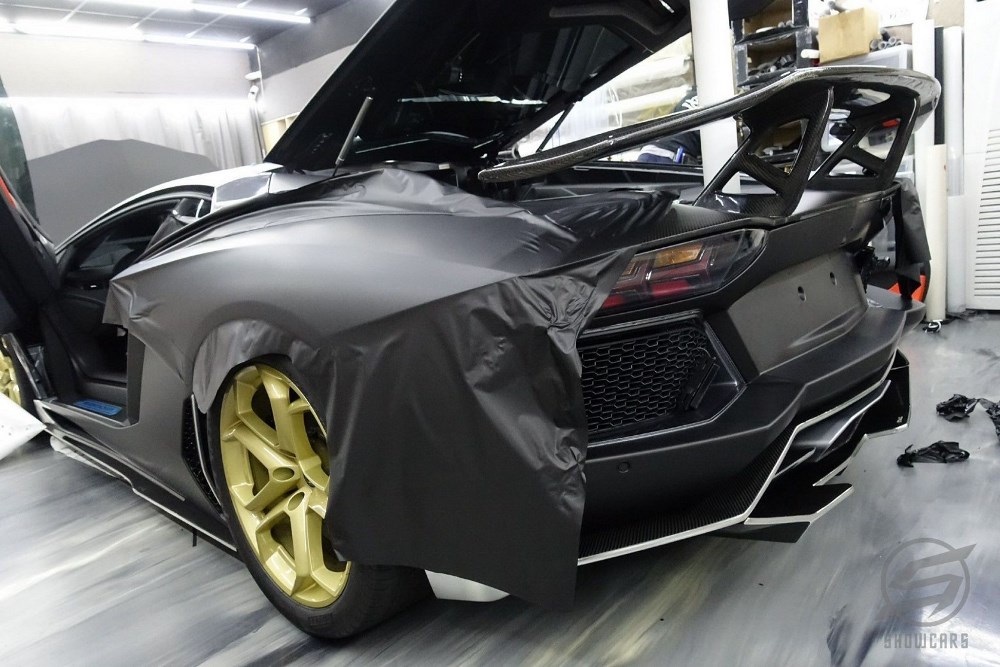 Lamborghini Aventador LP 700-4 全車消光金屬黑包膜