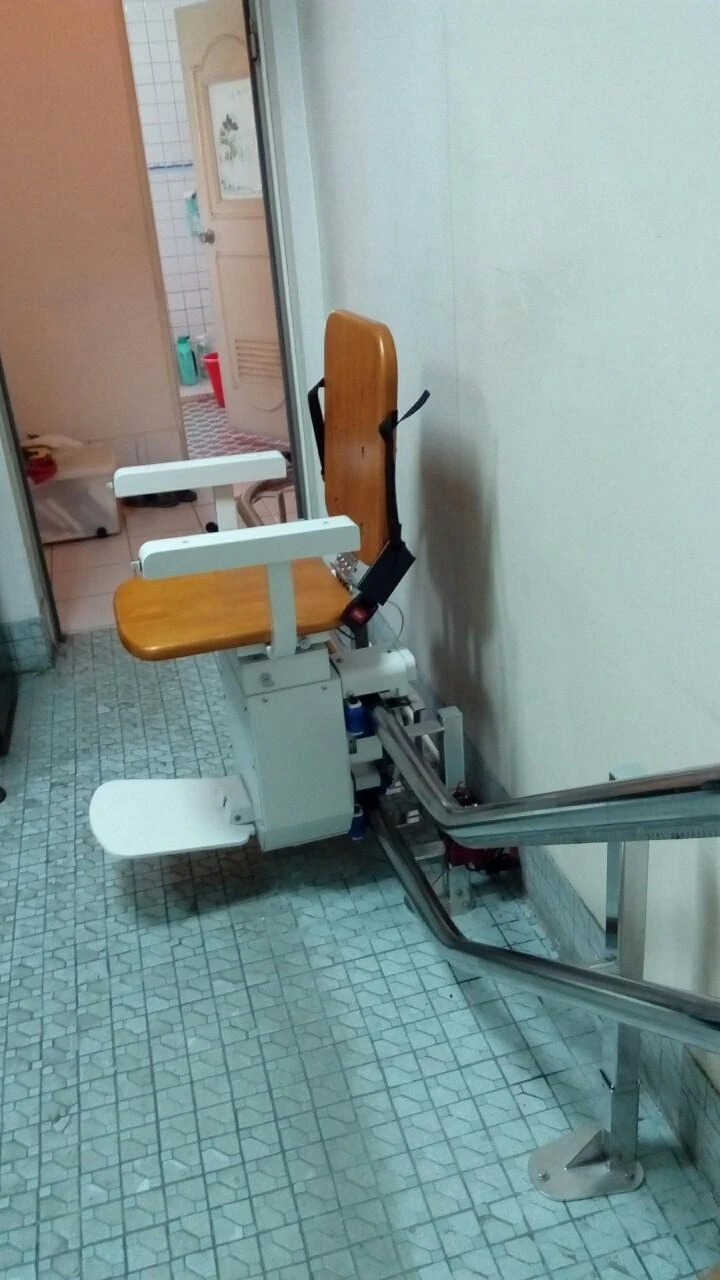 台中梅亭街樓梯升降椅安裝