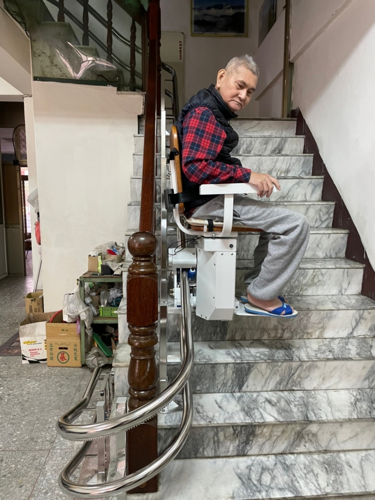 台中烏日區樓梯升降椅