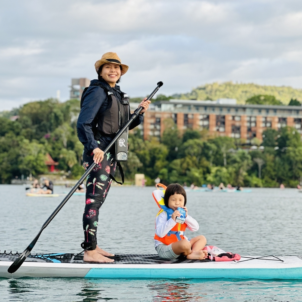 SUP立槳體驗｜12歲以下小朋友與大人共板