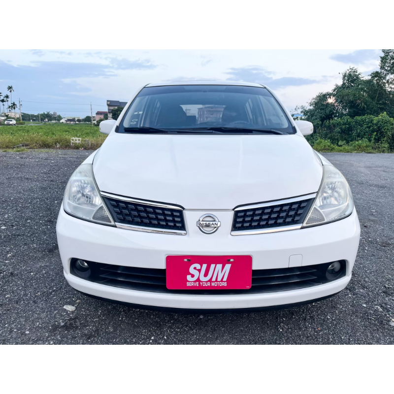 2011年 Nissan TIIDA  1.8 白色