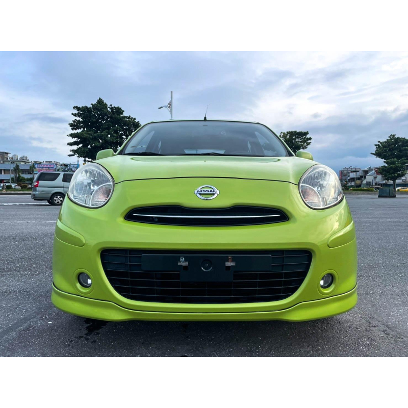 2011年 Nissan March SV版 1.5 綠色