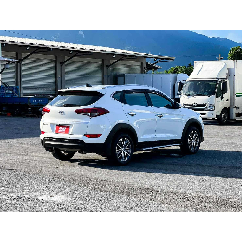 2017 Tucson 2.0 豪華 白