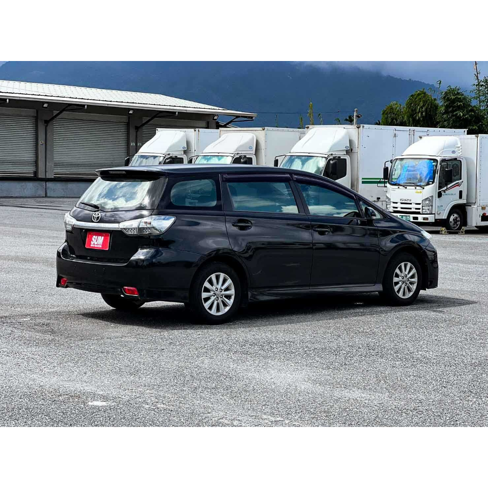 2013 WISH 七人座 2.0 黑