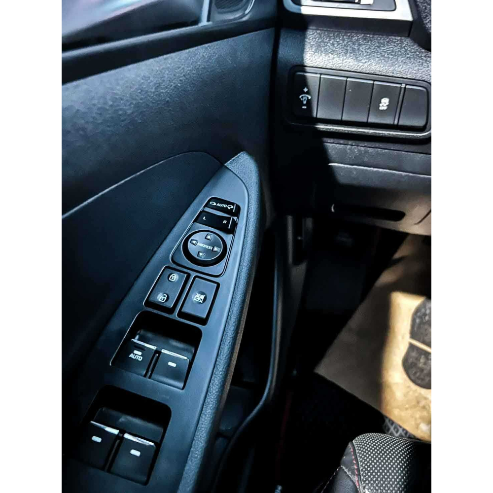 2017 Tucson 2.0 頂級白