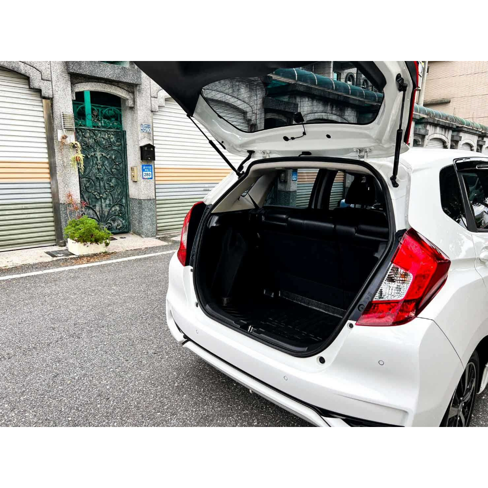 2018 FIT S版 1.5 白