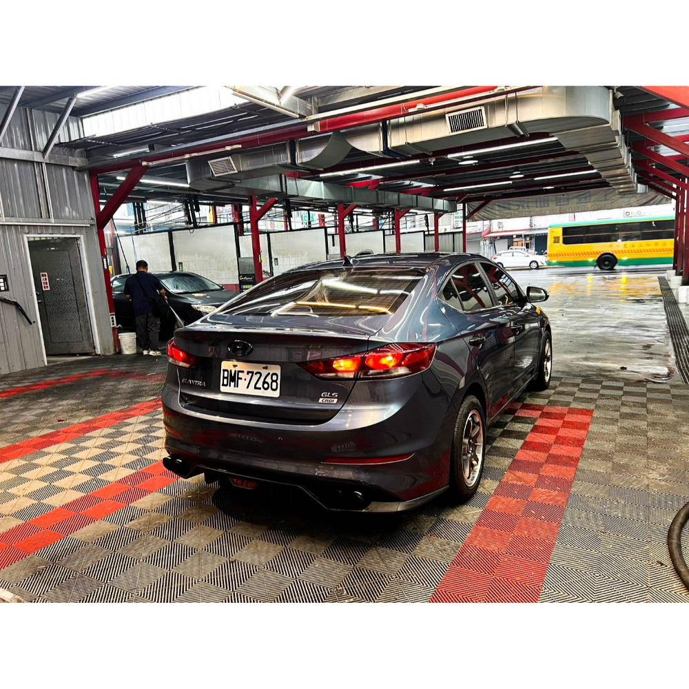 2017 ELANTRA 柴油 1.6 藍