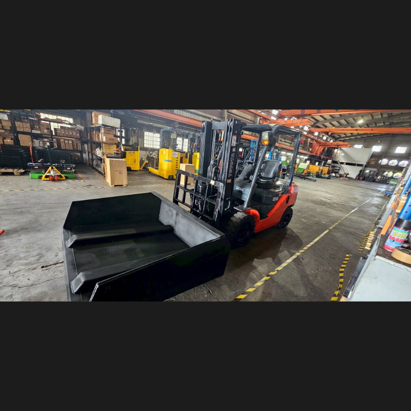 豐田8FD25柴油坐式堆高機