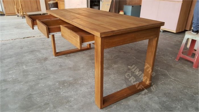 口字框三抽屜工作桌